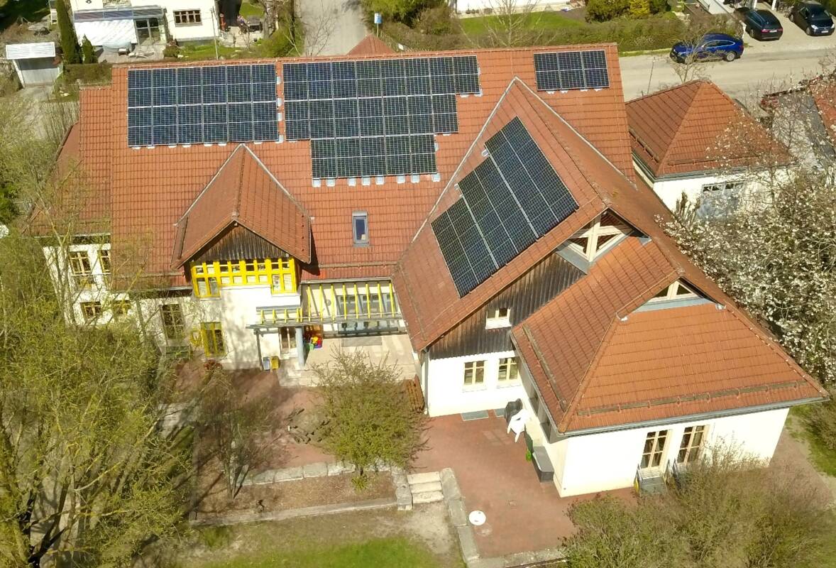 Strom vom Dach Kindergarten Sumsemann